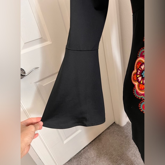 VENUS BLACK BELL SLEEVE LOW VNECK BODYCON SEXY PARTY DRESS SIZE XS - Picture 9 of 12